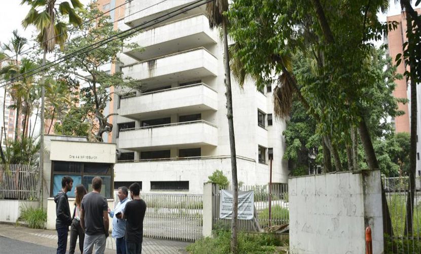 Demolerán el edificio Mónaco del “capo” Pablo Escobar