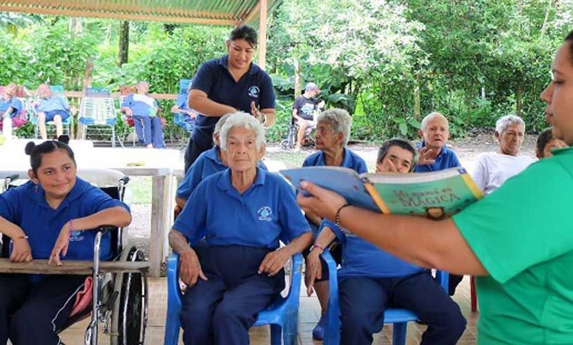 Adultos mayores de Villavicencio, hacen sus días más alegres a través de la lectura
