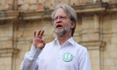 Antanas Mockus se queda con su curul en el Senado