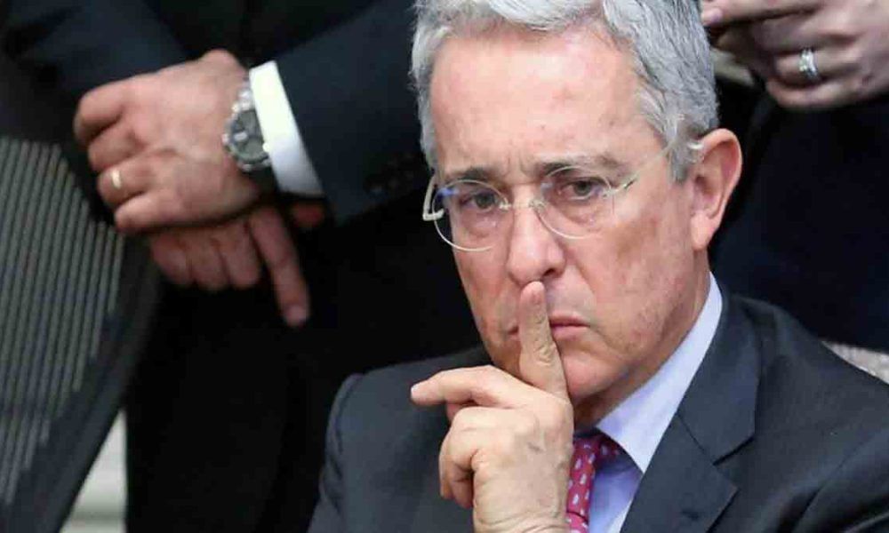 Crean plataforma para exigir transparencia en el caso de Álvaro Uribe