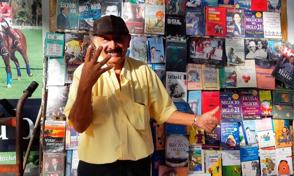 Vendedor ambulante de libros, ahora es parte de Corcumvi