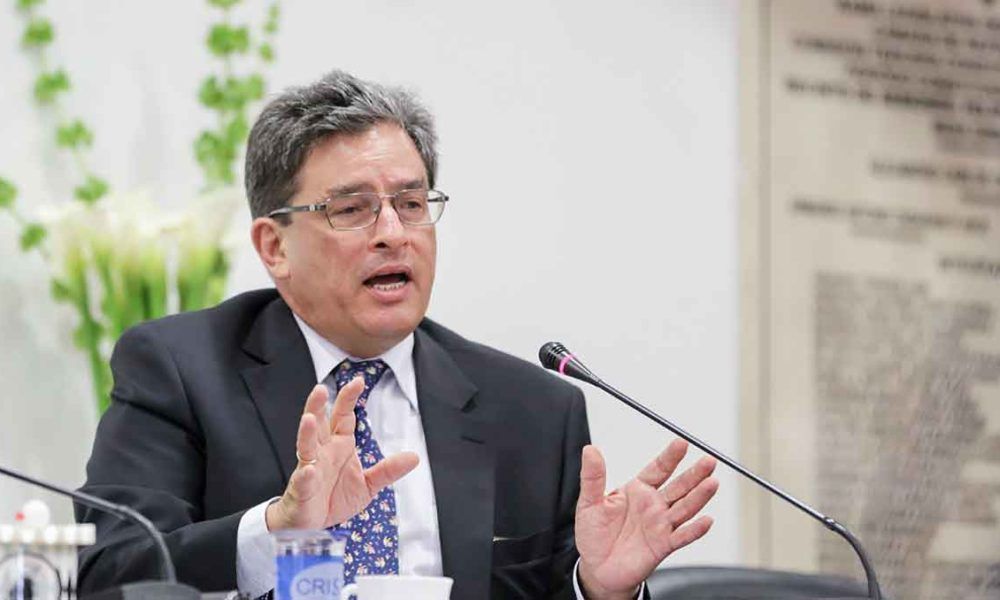 Colombianos deberán pagar más impuestos por crisis del coronavirus