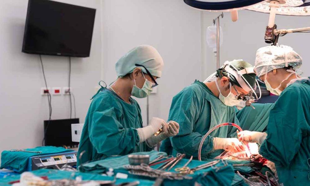 Para dar prioridad a pacientes covid, prohíben cirugías estéticas en el Meta