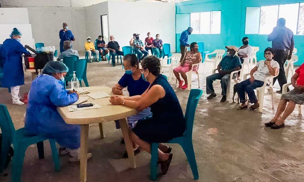 En Villavicencio cumplen solo la mitad de las citas de vacunación anticovid