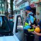 Con-papaya-concientizan-a-conductores-infractores-en-Villavicencio-4223