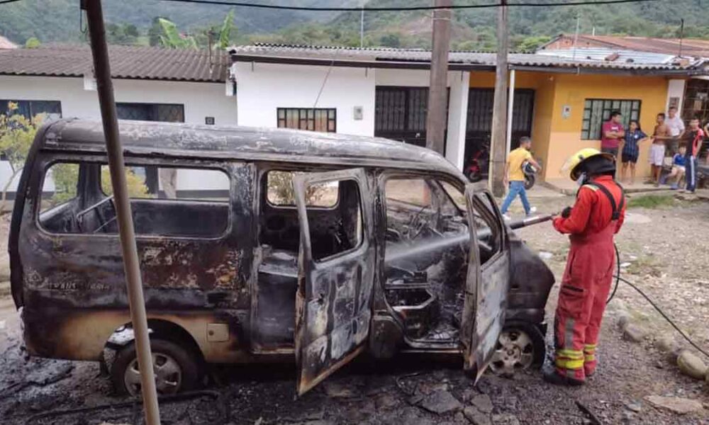 Un menor sufrió quemaduras por incendio vehicular en Villavicencio