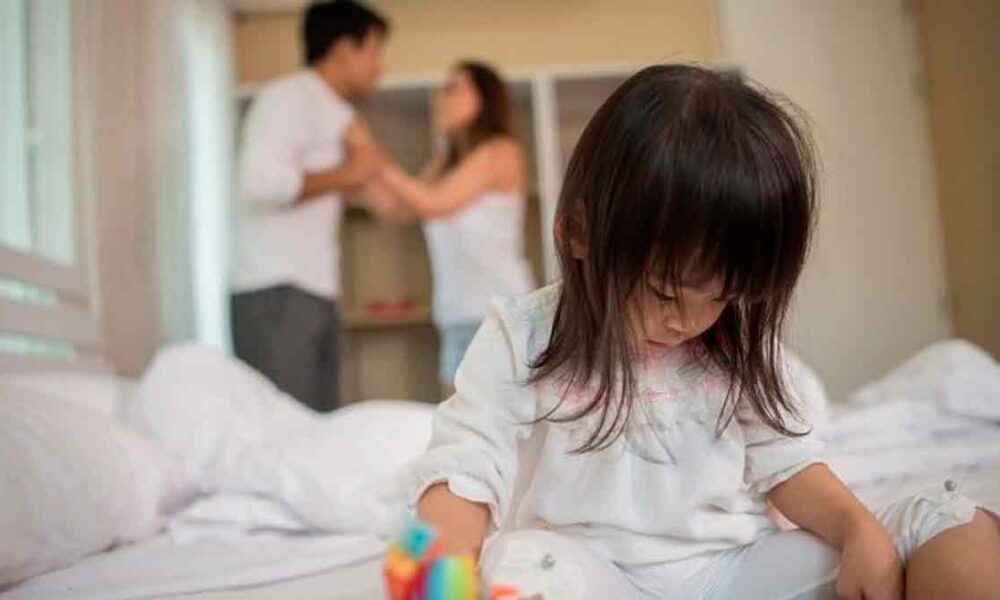 Radican ley que castigaría a padres separados que no visiten sus hijos