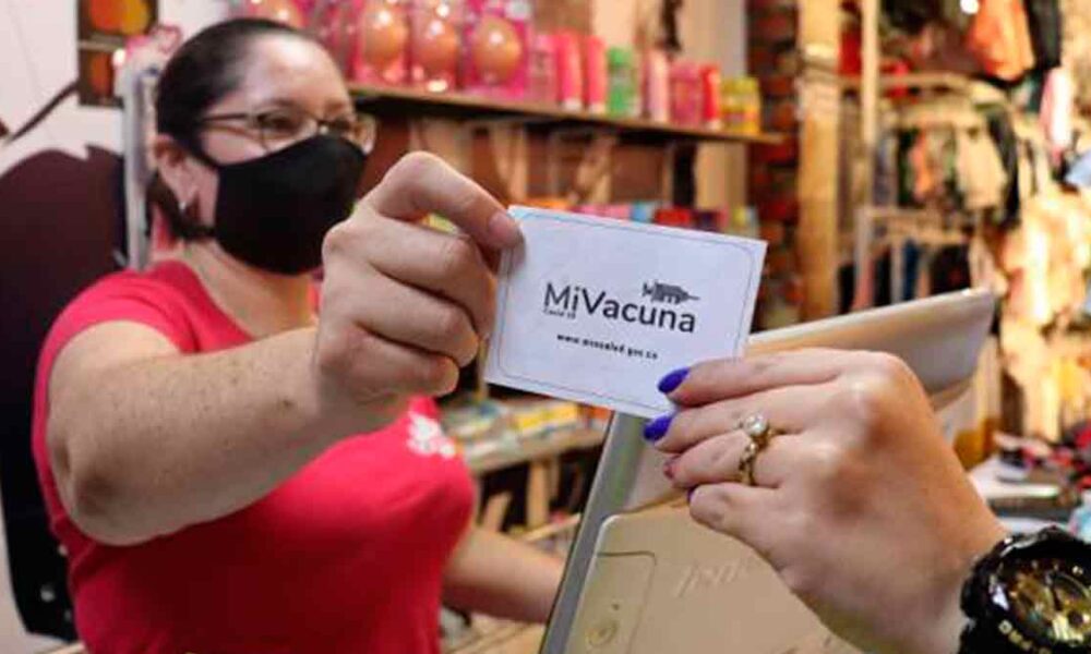 Exigen carné de vacunación para entrar a comercios en Villavicencio