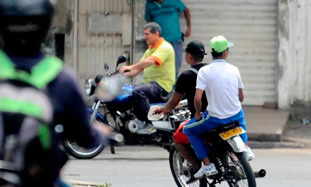 Acompañante hombre en moto queda prohibido en Villavicencio
