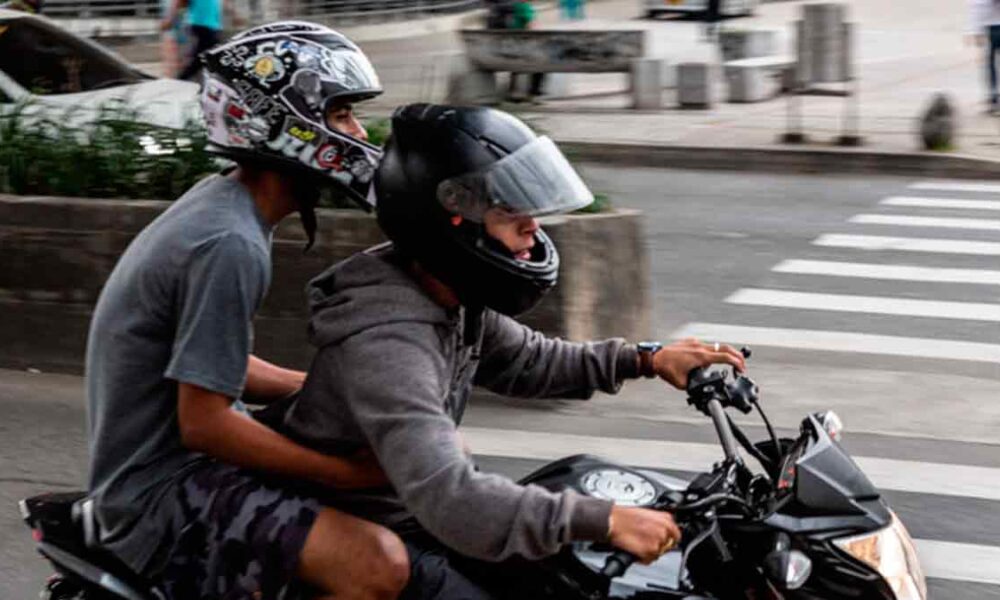 Amplían restricción de acompañante hombre en moto en Villavicencio