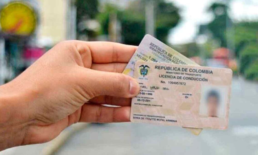 Portar pase y licencia de tránsito ya no es obligatorio en Colombia
