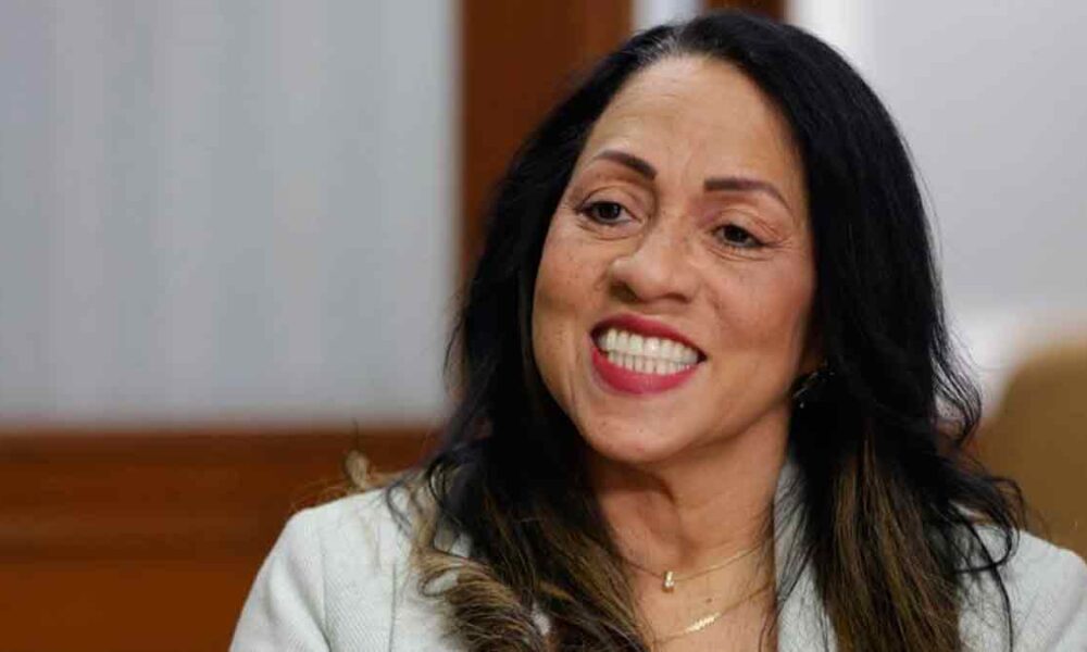 Ella es Marelen Castillo, fórmula vicepresidencial de Rodolfo Hernández