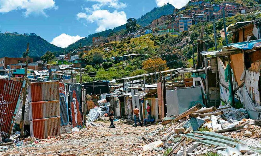 ¿En gobierno de Petro, qué pasaría con predios invadidos?