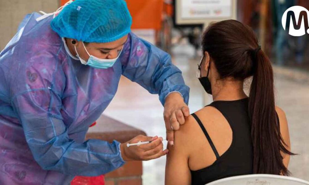 Cuarta dosis anticovid está disponible para mayores de 18 años