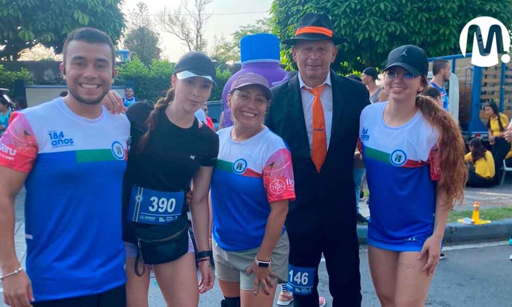 En saco y corbata, un bogotano corrió la Media Maratón de Villavicencio