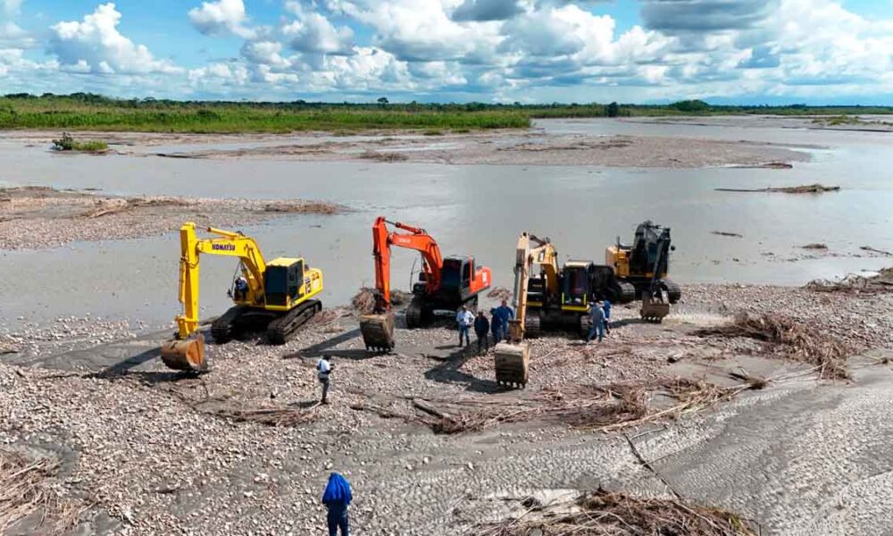 Con maquinaria, Gobernación del Meta apoya a municipios afectados por las lluvias
