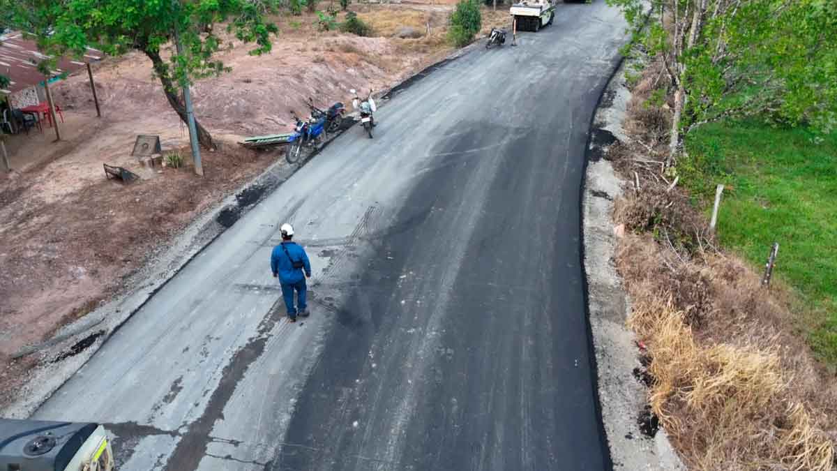 Construcción de 200 kilómetros de vías fortalece el desarrollo rural en el Meta