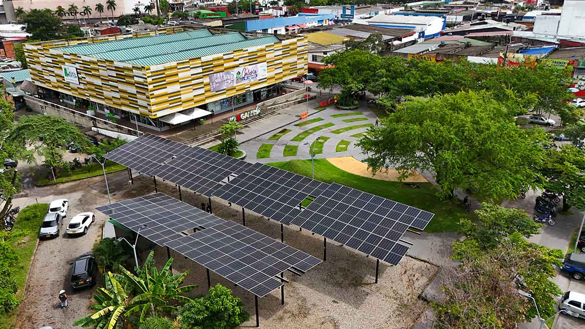 Galería 7 de Agosto, primera en el país con energía solar