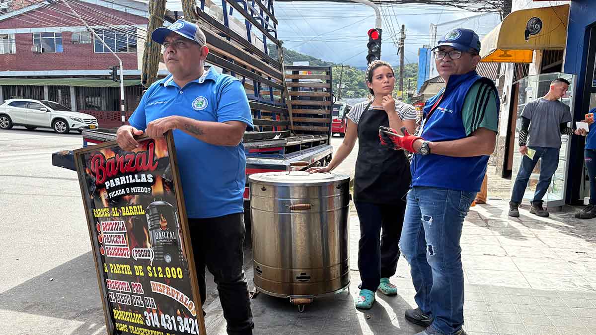 Autoridades despejan vías y andenes invadidos en zona céntrica de Villavicencio