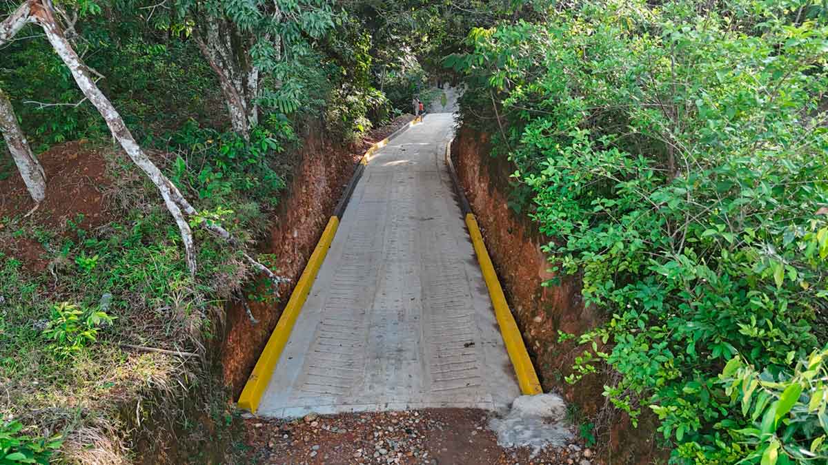 Gobernadora del meta entrega más de $3.200 millones a las JAC para construir vías terciarias