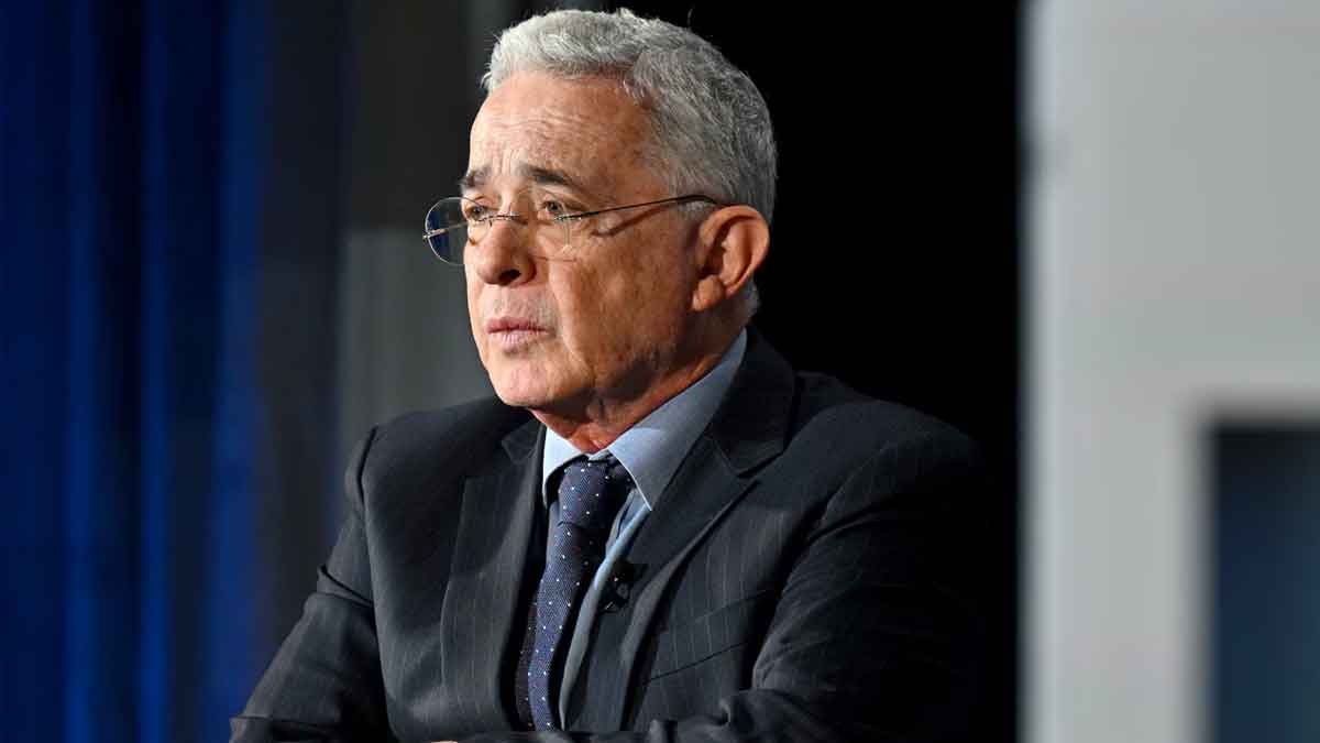 Álvaro Uribe Vélez se descarta como fórmula vicepresidencial en 2026