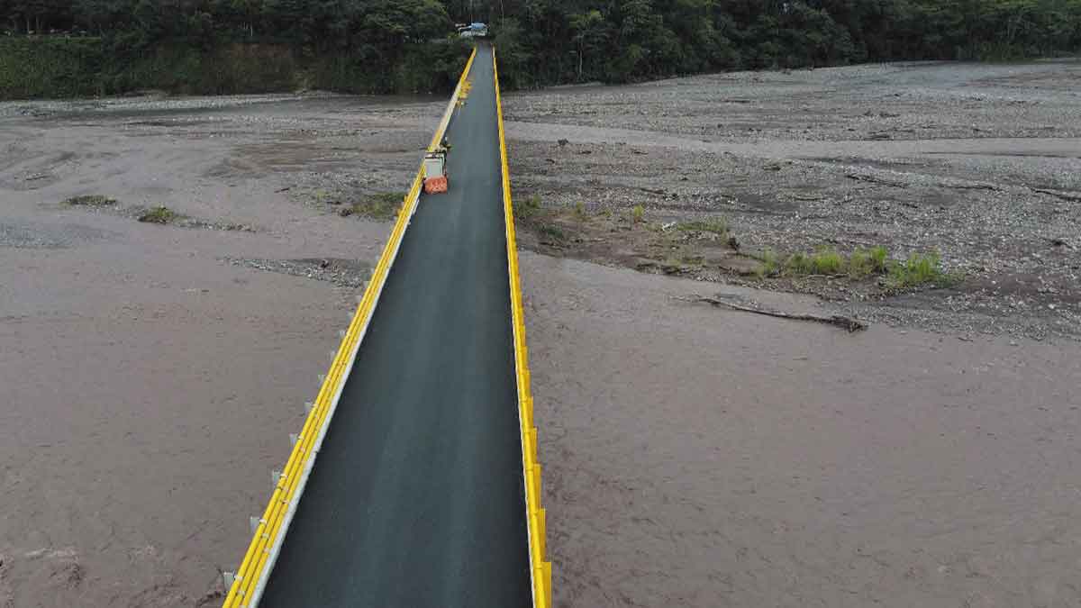 ¡Como nuevo! así está quedando el puente de la antigua vía Villavicencio-Restrepo
