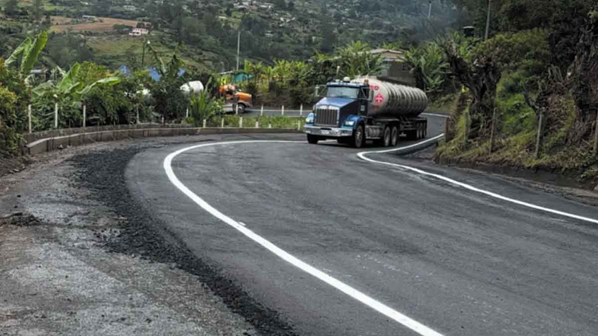 Autoridades calculan hasta dos días para evacuar vehículos represados en la vía al Llano