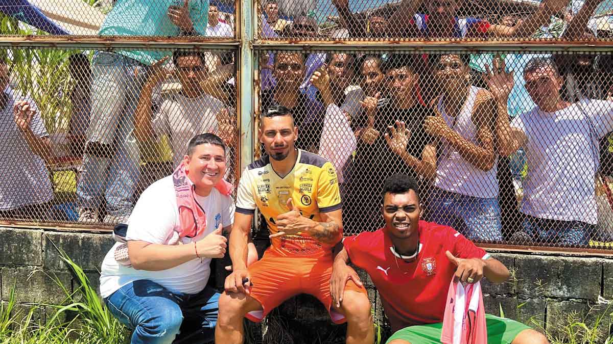Así fue el ‘picadito’ de los internos de la cárcel de Villavicencio con Llaneros FC