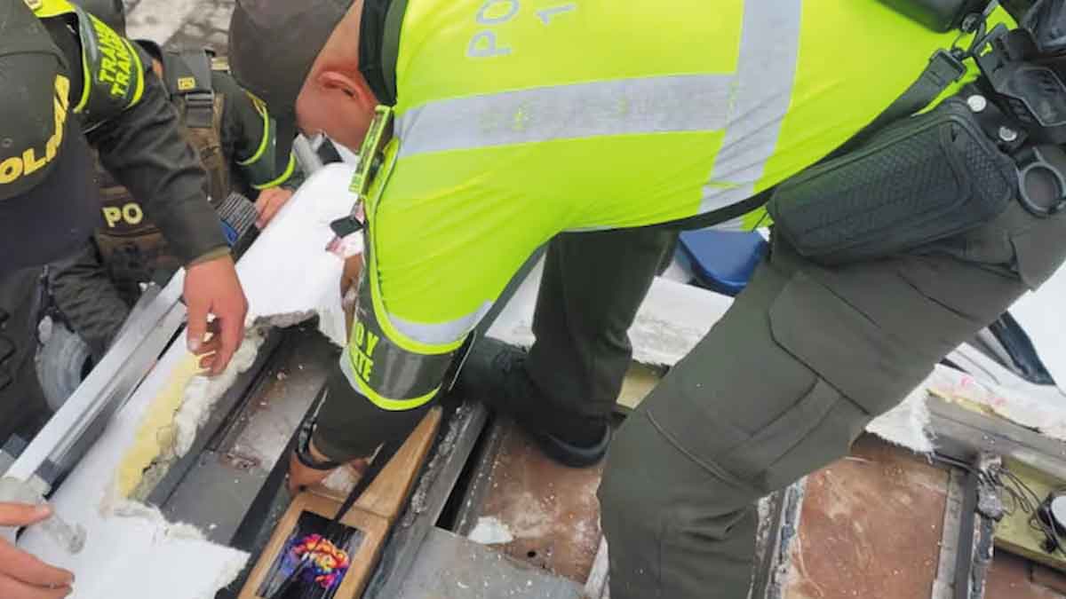 Descubren más de 300 kilos de cocaína ocultos en bus intermunicipal en la vía Bogotá–Villavicencio