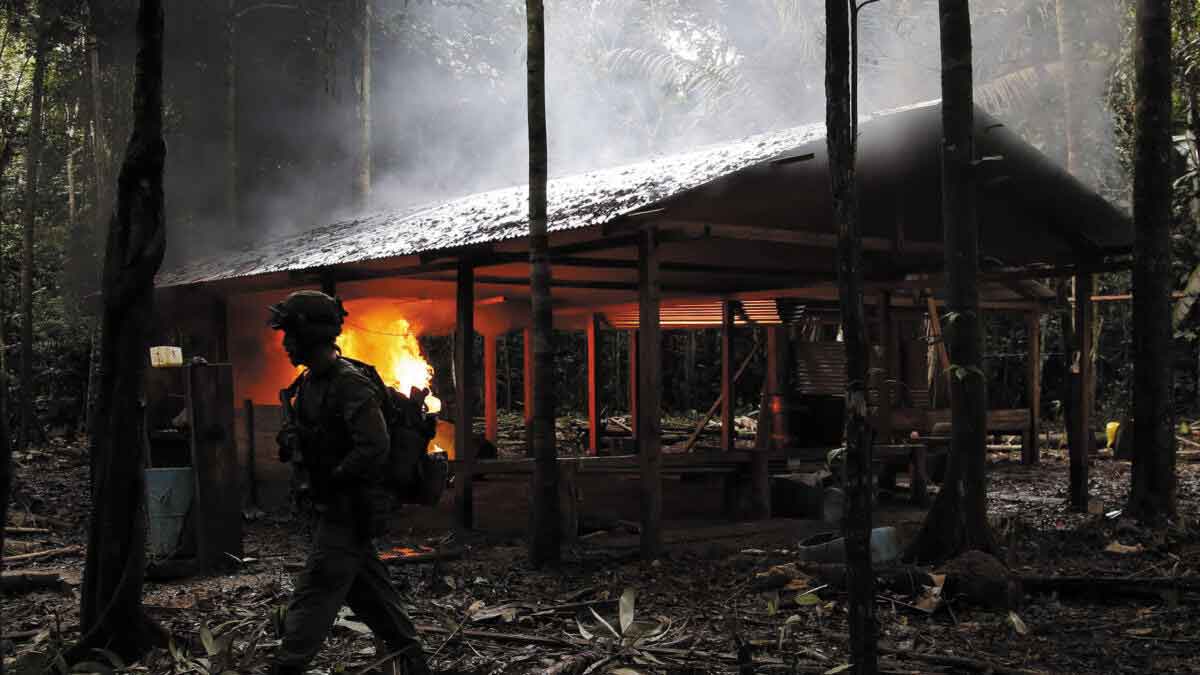 Van 15 menores asesinados en bombardeos ordenados por Petro, confirma la Defensoría del Pueblo