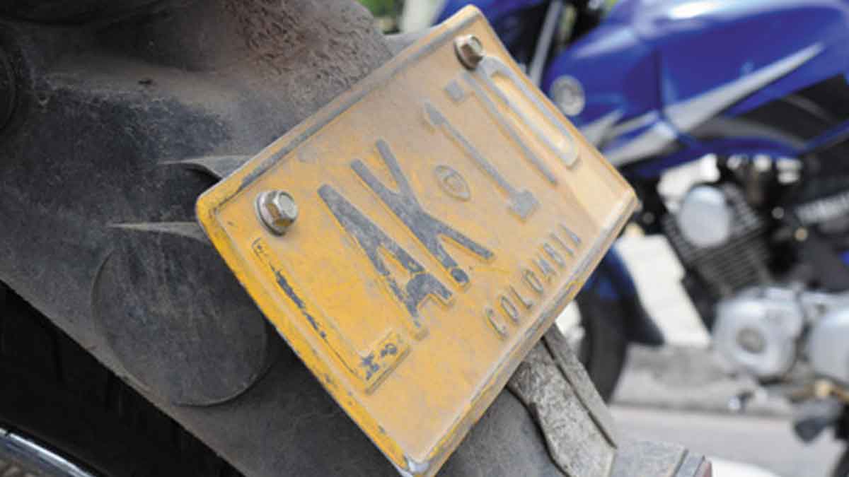 Portar placas vehiculares deterioradas es causal de inmovilización, advierten en Villavicencio