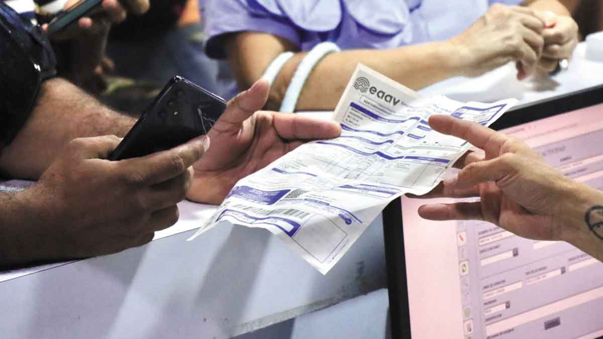 La EAAV explica de dónde sale el ‘cargo fijo’ que se cobra en las facturas mensuales