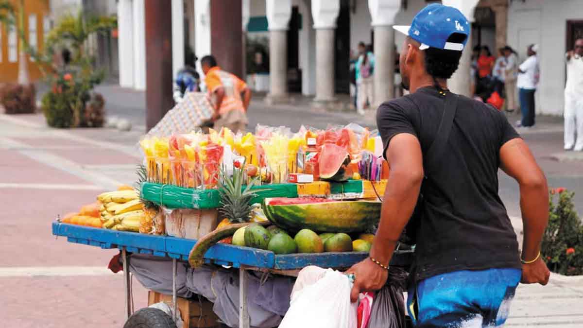 Expertos advierten que aumento de 23 % al salario mínimo desataría una ‘masacre laboral’ en Colombia