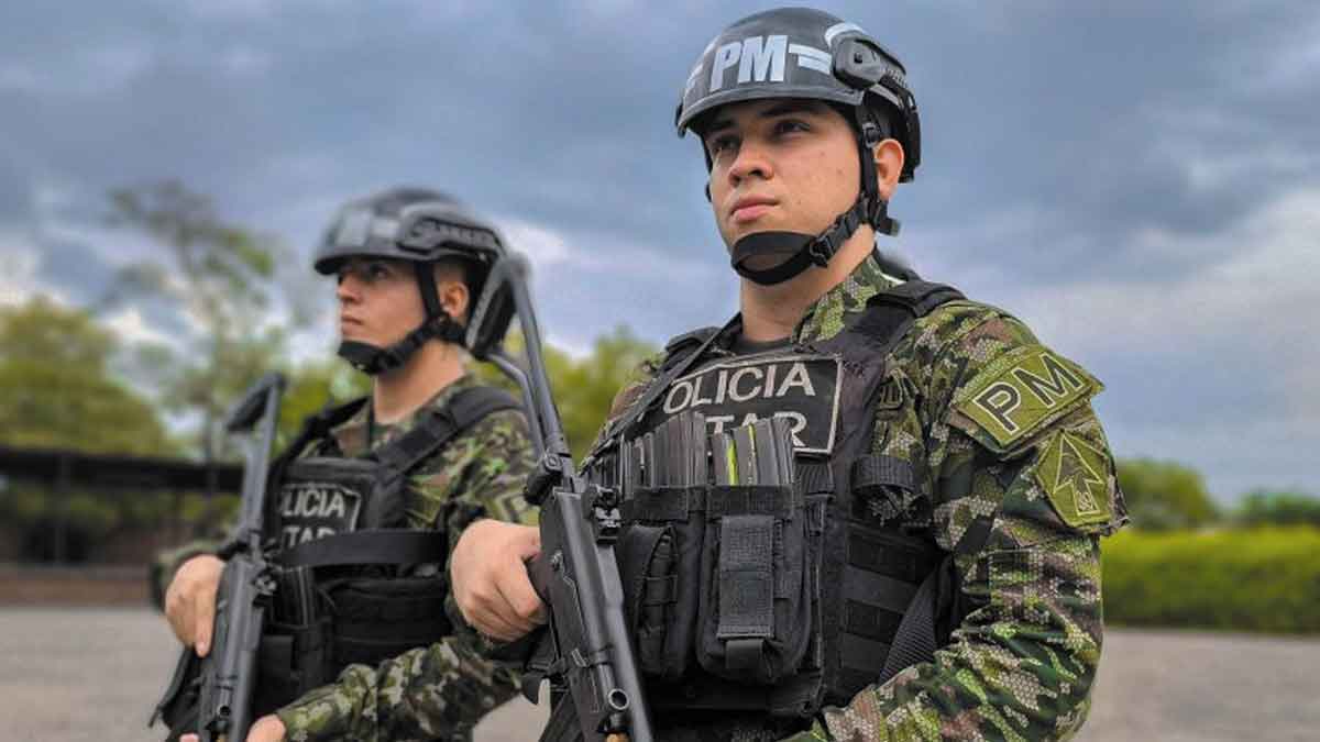 Petro sugiere que afectaría sueldos de la fuerza pública si se cae la Emergencia Económica: ¿puede hacerlo?