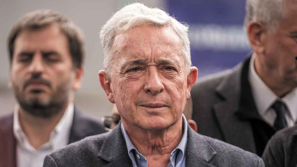 Proponen que un senador del Centro Democrático renuncie para que Álvaro Uribe llegue al Congreso