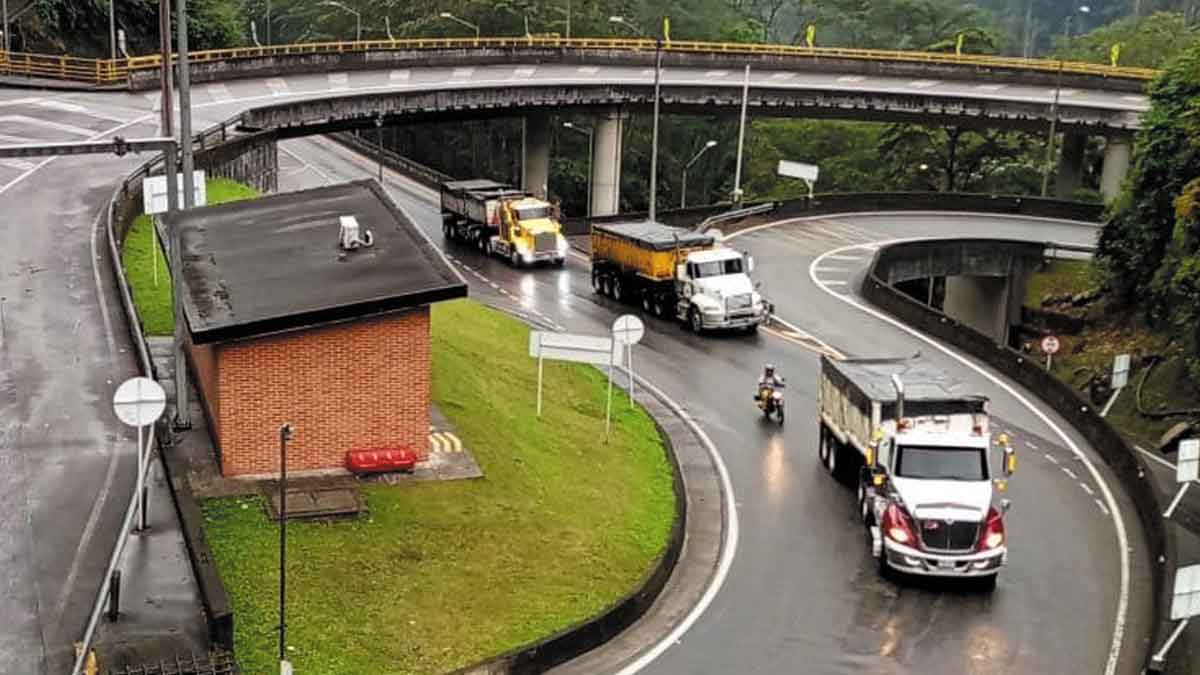 Vía al Llano vuelve a operar 24 horas tras finalizar mantenimiento en túneles Boquerón y Renacer