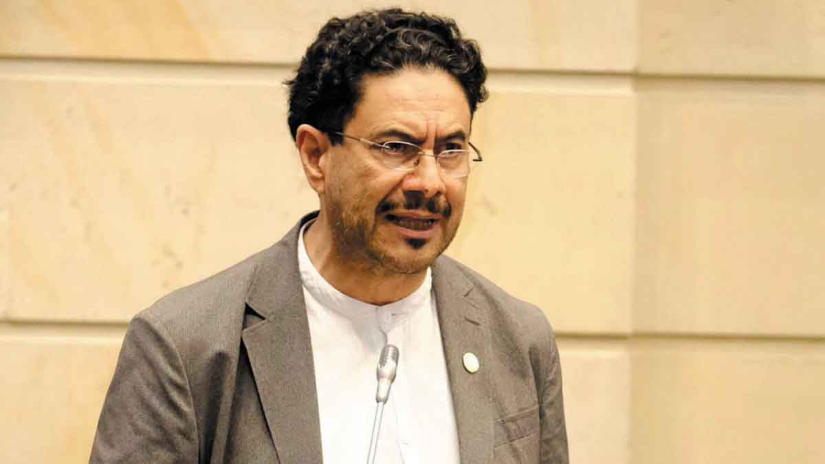 Expertos critican a Iván Cepeda por no asistir a debates: «Es como ir a un Mundial y no jugar los partidos»