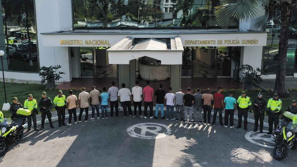 En retén de la Policía cayeron 21 personas que trasladaban menores reclutados hacia el Meta