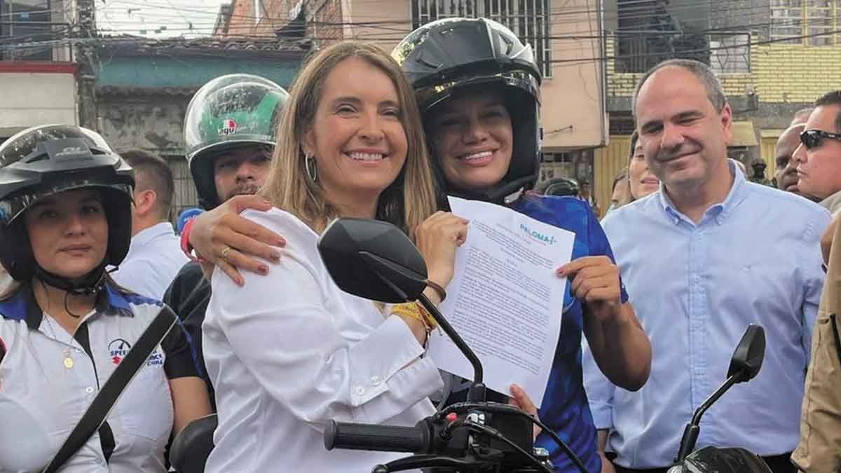 Paloma Valencia propone que el Estado asuma el SOAT de motos hasta 250 cc en estratos bajos