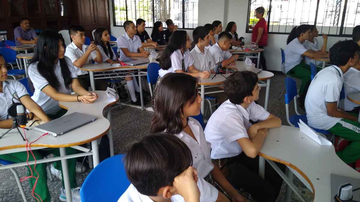 Definen plan que guiará la respuesta de colegios de Villavicencio ante sismos y otras emergencias